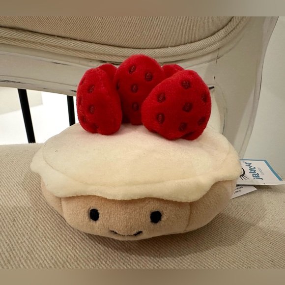 Jellycat Other - Jellycat Pretty Patisserie Tarte Aux Fraises NWT